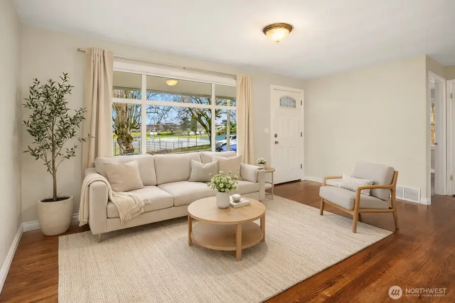 6741 34th Avenue Sw, Seattle, WA 98126 - #2