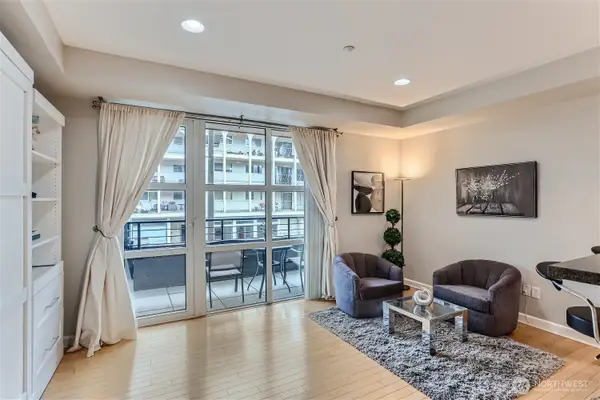 10047 Main Street #206, Bellevue, WA 98004