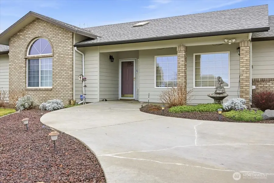 4105 Southlake Court, West Richland, WA 99353 - #3