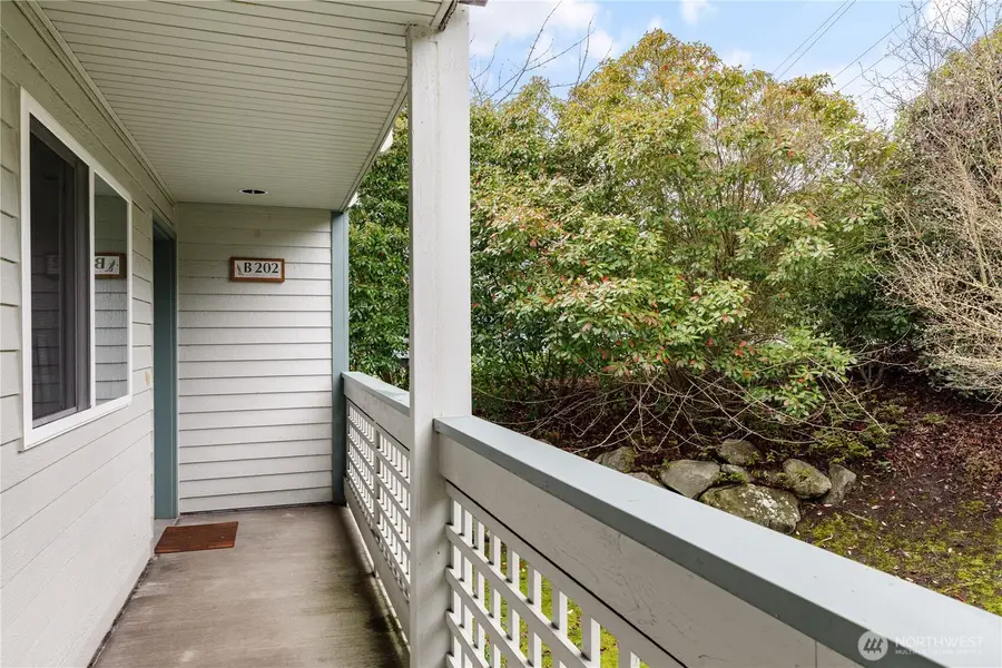485 SW Bayshore Drive #B202, Oak Harbor, WA 98277 - #2