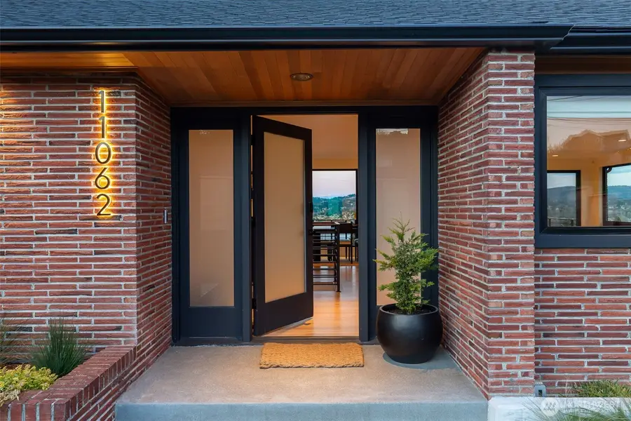 11062 Auburn Avenue S, Seattle, WA 98178 - #2