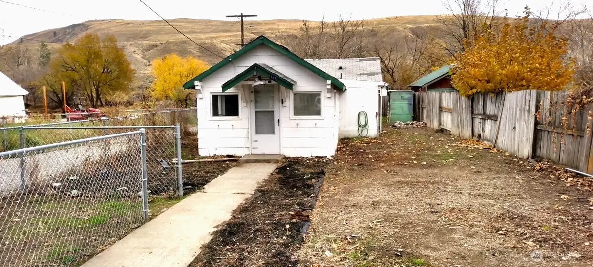 887 1st Avenue S, Okanogan, WA 98840 - #1
