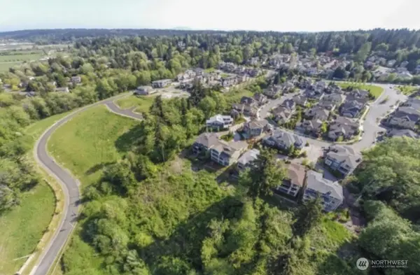 15410 NE 103rd Way #32, Redmond, WA 98052