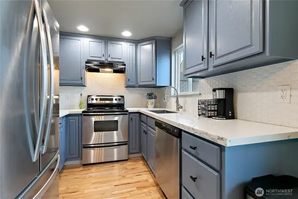 14518 W Thorne Lane Sw, Lakewood, WA 98498