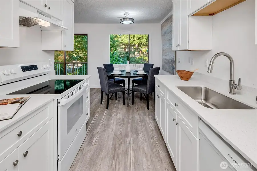 14132 74th Place Ne #16-D, Kirkland, WA 98034 - Image #2