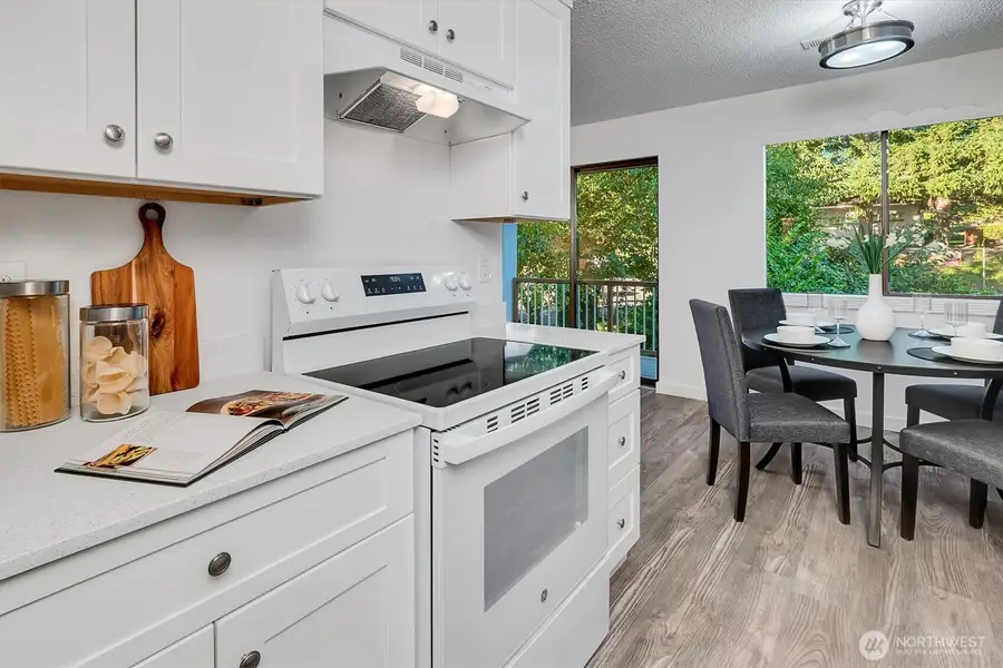 14132 74th Place Ne #16-D, Kirkland, WA 98034 - Image #3