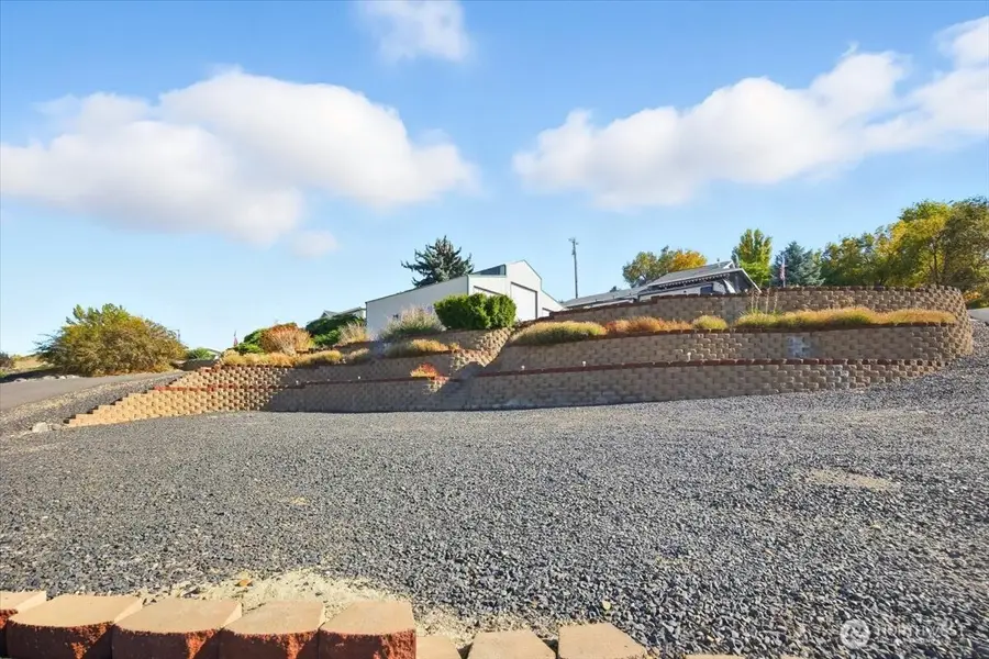 372 Harbor Boulevard, Burbank, WA 99323 - #2