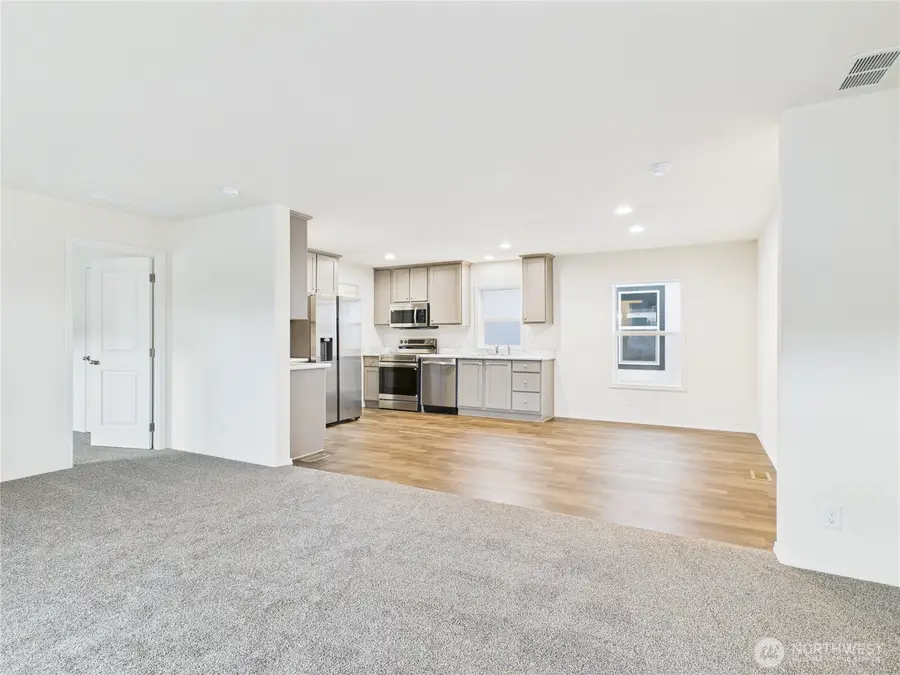 401 2nd Street Sw, Rock Island, WA 98850 - #3