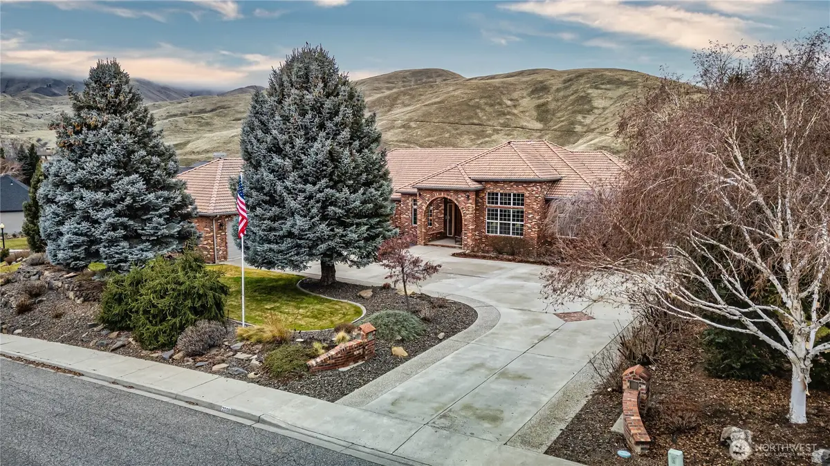 2008 Broadview North, Wenatchee, WA 98801 - Image #1