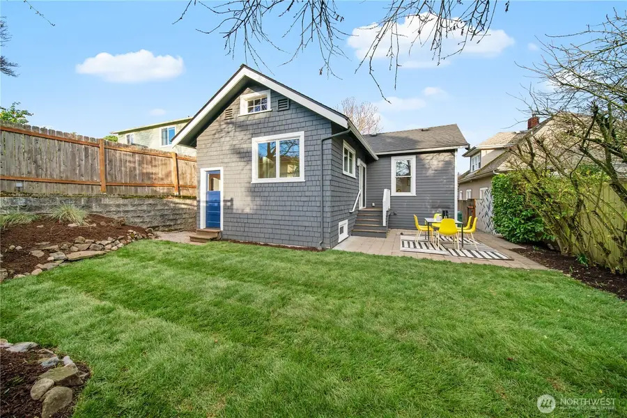 3815 Sunnyside Avenue N, Seattle, WA 98103 - #2