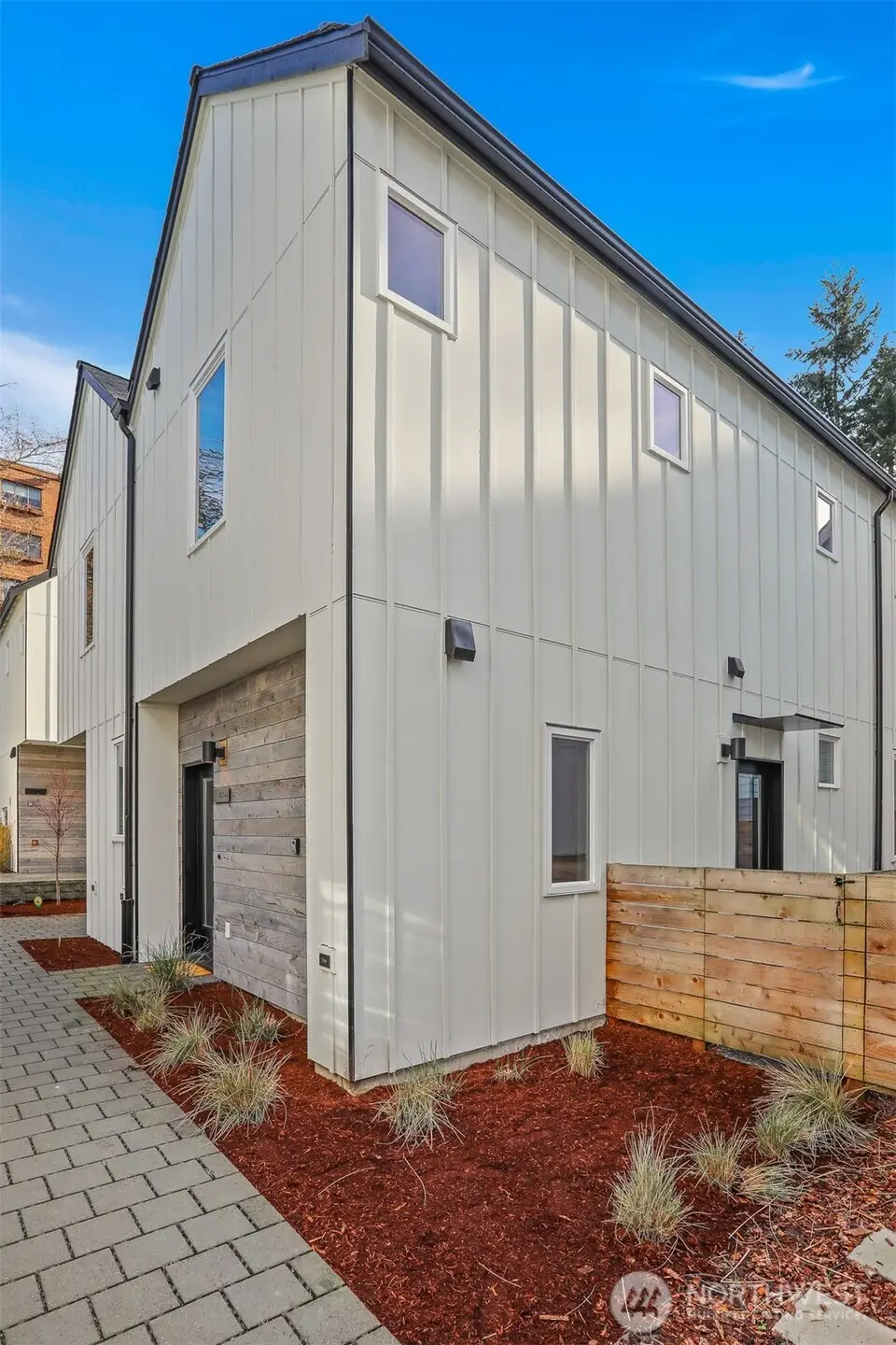 10344 Wallingford Avenue N, Seattle, WA 98133 - Image #1