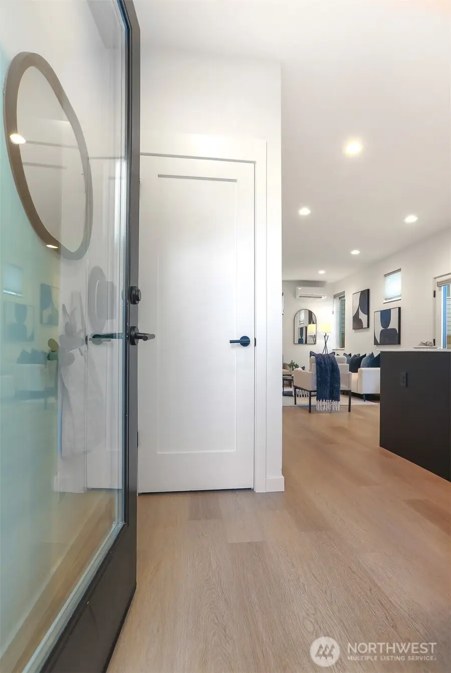 10344 Wallingford Avenue N, Seattle, WA 98133 - Image #3