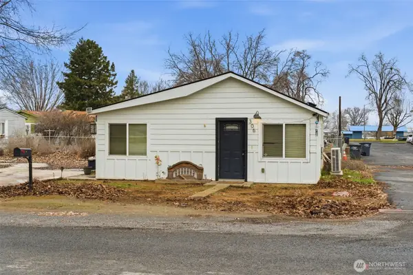 306 E 5th Avenue, Warden, WA 98857