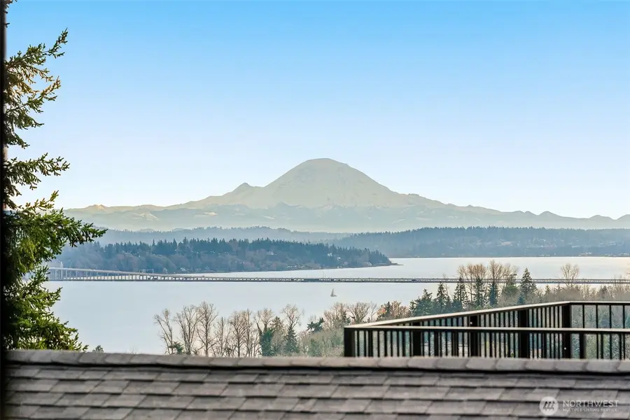 6038 50th Avenue Ne #B, Seattle, WA 98115 - Image #2