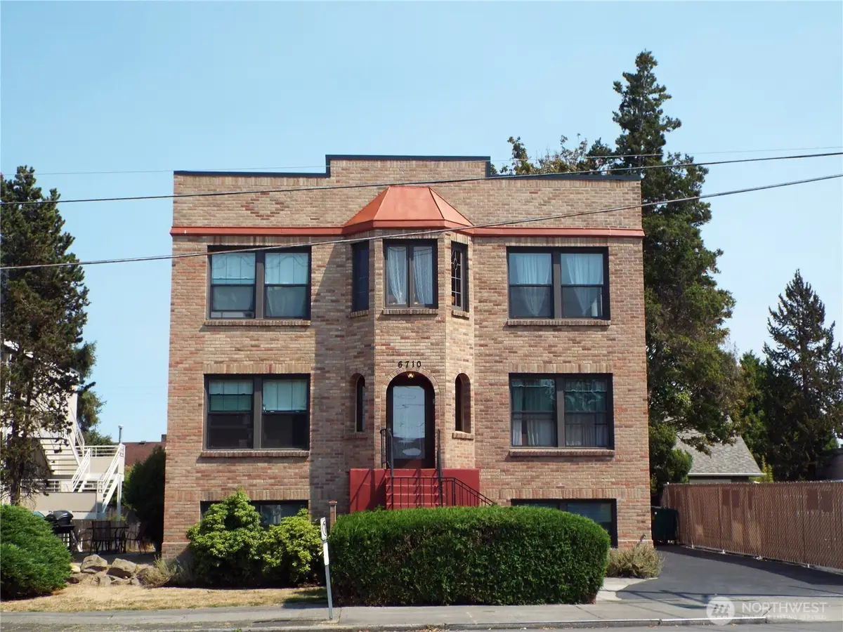 6710 Greenwood Avenue N #1-6, Seattle, WA 98103 - Image #1