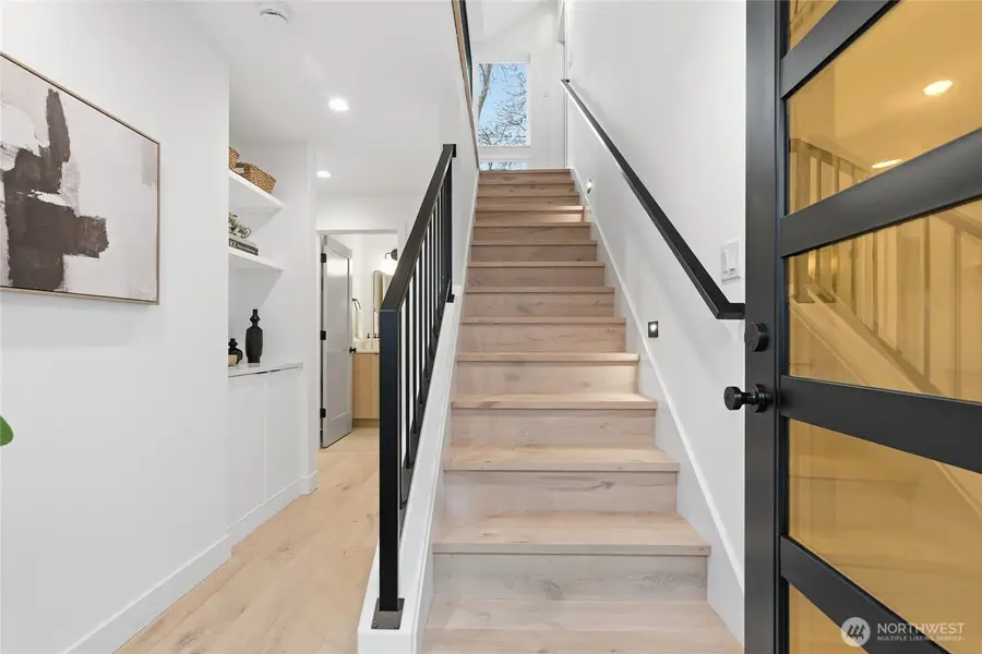 6511 19th Avenue Nw, Seattle, WA 98117 - Image #2