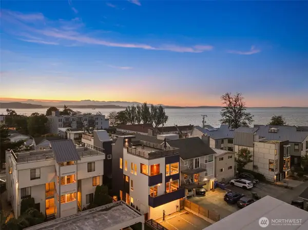 3028 63rd Avenue Sw, Seattle, WA 98116