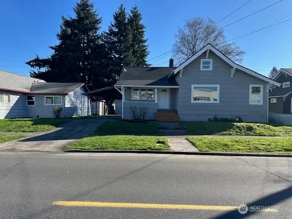 402 S 4th Avenue, Kelso, WA 98626
