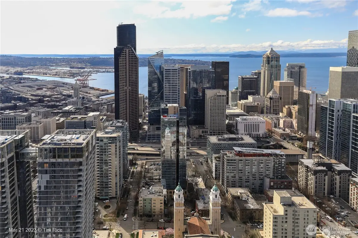 800 Columbia Street #703, Seattle, WA 98104 - Image #1