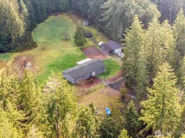 15706 71st Street Nw, Lakebay, WA 98349