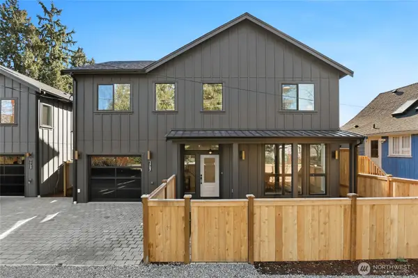 1707 NE 117th Street, Seattle, WA 98125