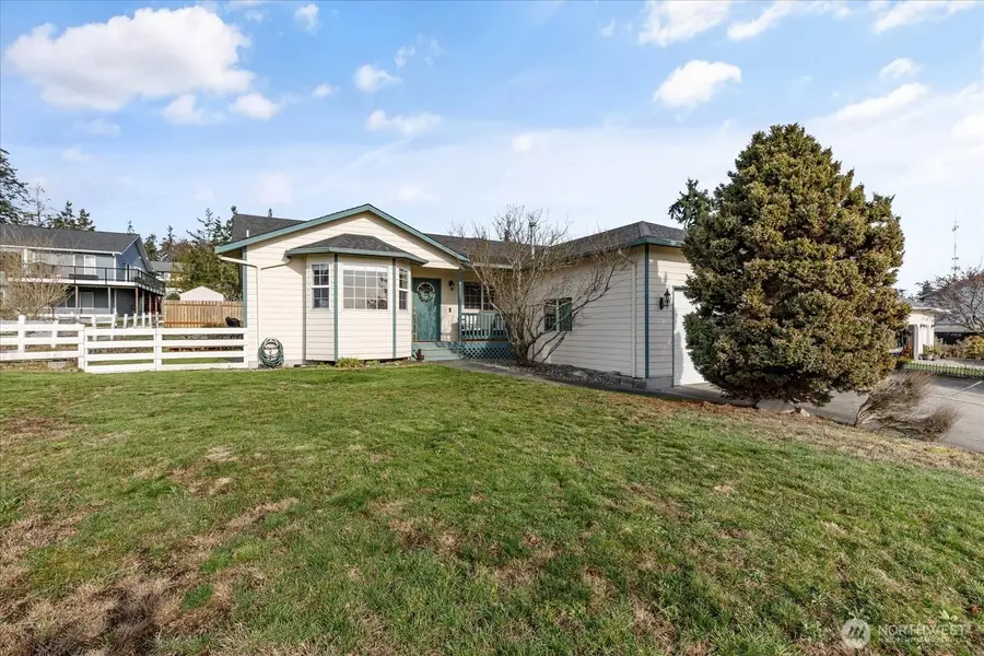 387 SW Stroops Drive, Oak Harbor, WA 98277 - #2