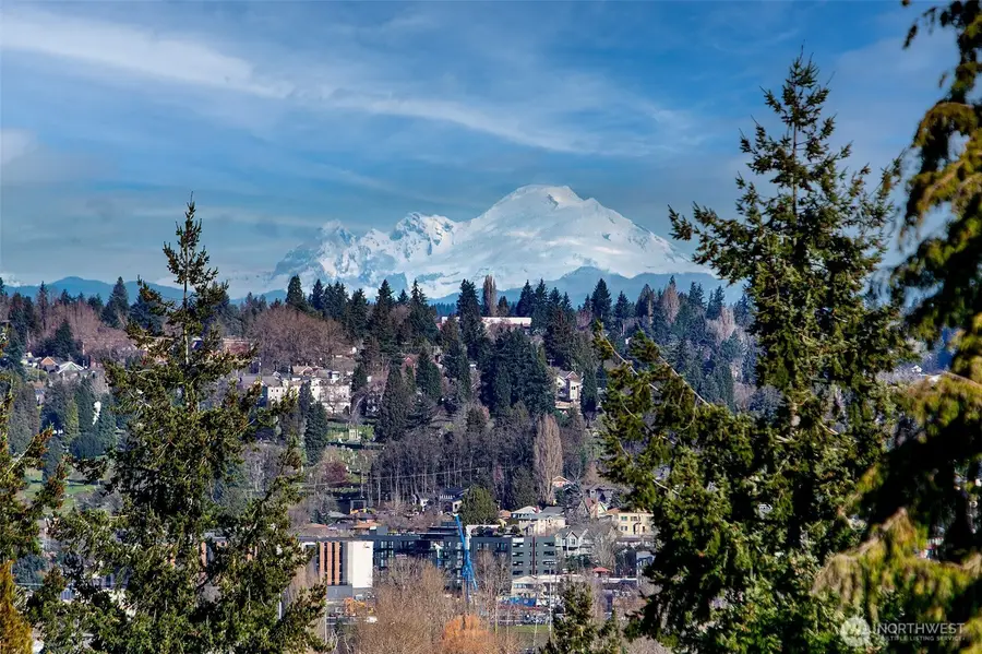 1939 E Crescent Drive, Seattle, WA 98112 - #2