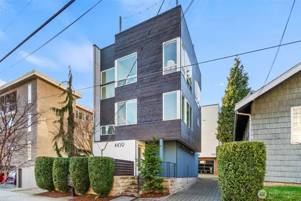 4459 Midvale Avenue N, Seattle, WA 98103
