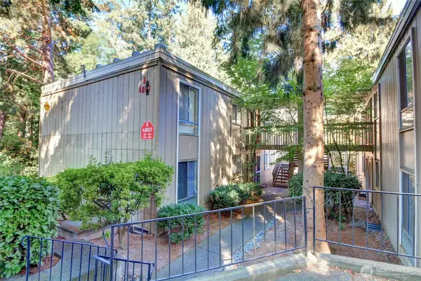 4807 180th Street Sw #E105, Lynnwood, WA 98037