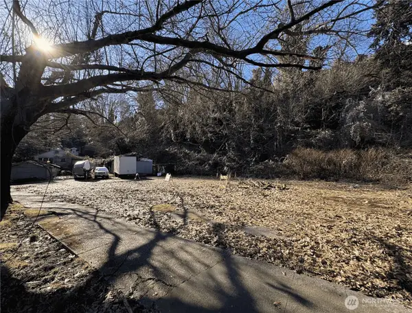 2121 Aurora Avenue N, Seattle, WA 98109