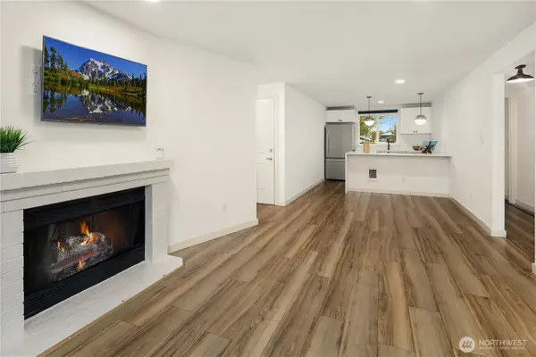 14006 NE 181st Place #B205, Woodinville, WA 98072