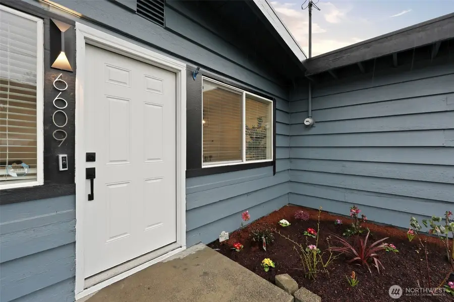 6609 Avondale Road Sw, Lakewood, WA 98499 - #2