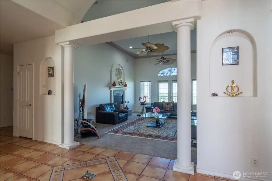 4560 Bluff Drive Ne, Moses Lake, WA 98837 - #3