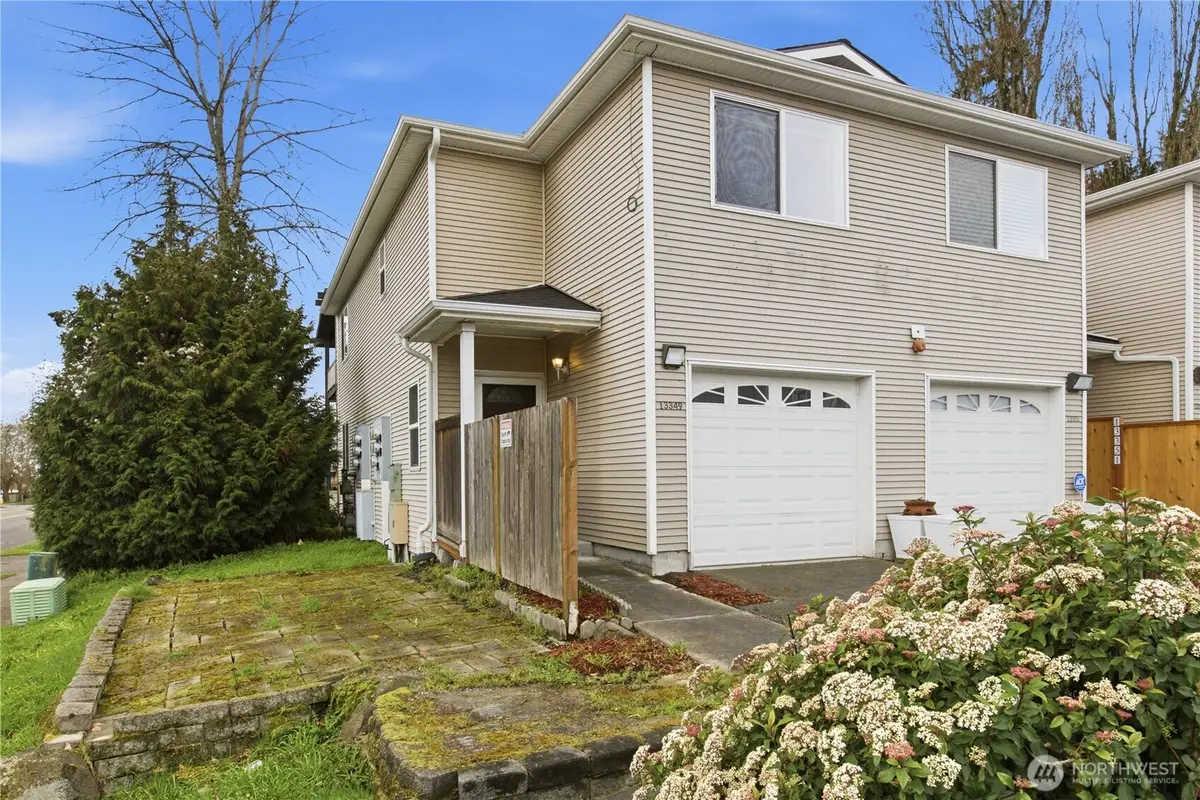 13349 Ambaum Boulevard Sw, Burien, WA 98146 - #1