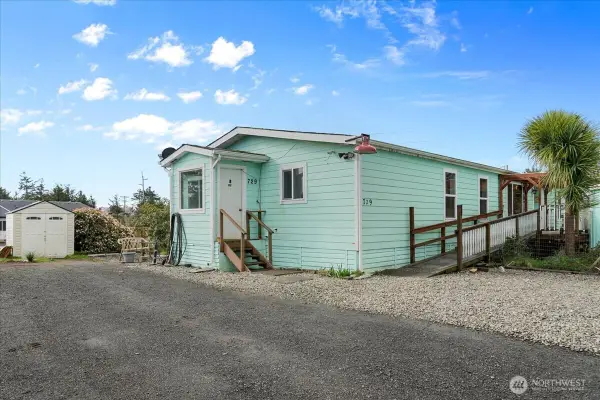 729 Edgewood Avenue Ne, Ocean Shores, WA 98569
