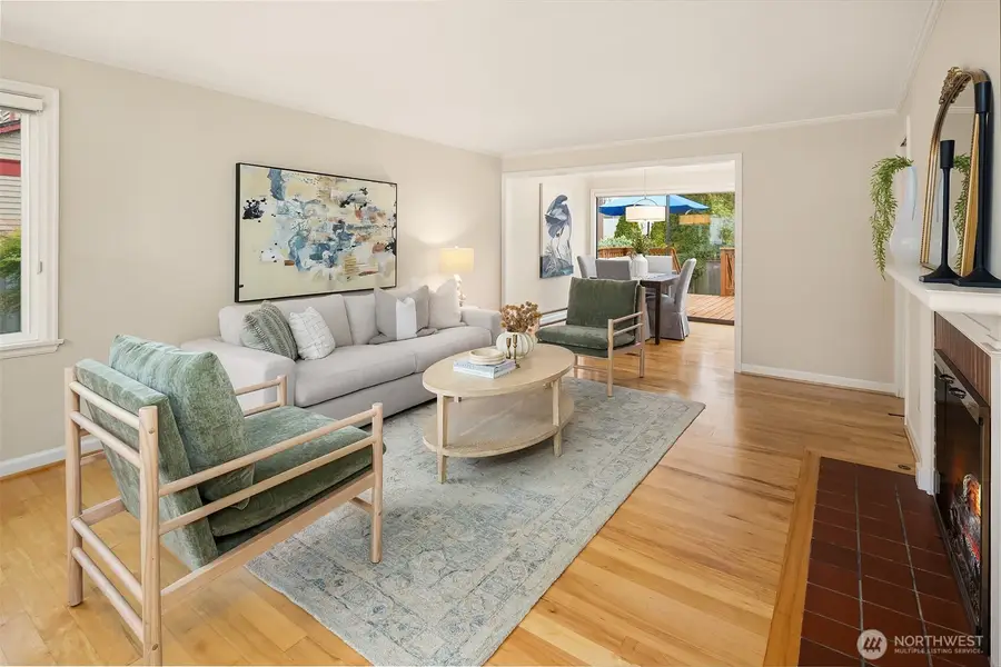 8215 40th Avenue Ne, Seattle, WA 98115 - #2