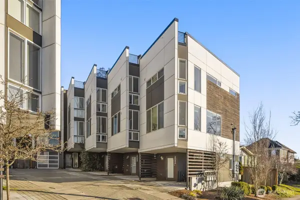 208 16th Avenue #A, Seattle, WA 98122