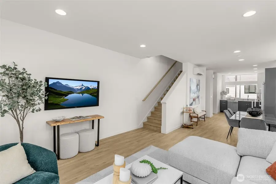 8335 12th Avenue Nw, Seattle, WA 98117 - #3