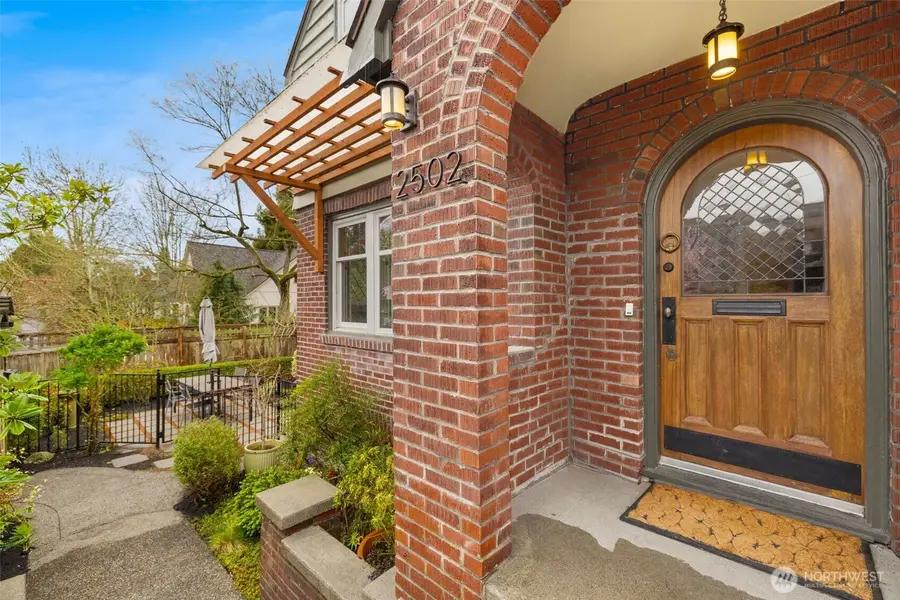 2502 E Roanoke Street, Seattle, WA 98112 - #3