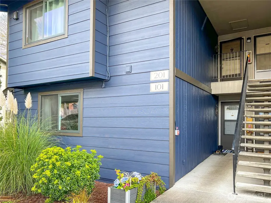 3390 Narrows Lane Ne #101, Bremerton, WA 98310 - #3