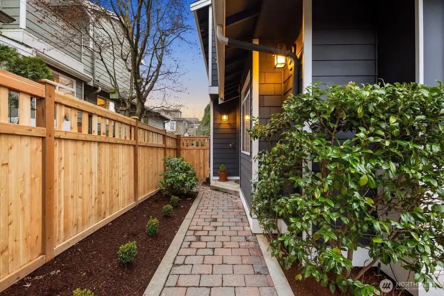 221 4th Street S, Kirkland, WA 98033 - #2