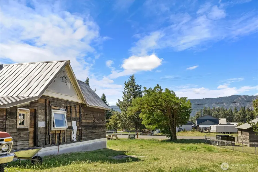 1105 E Third Street, Cle Elum, WA 98922 - #3