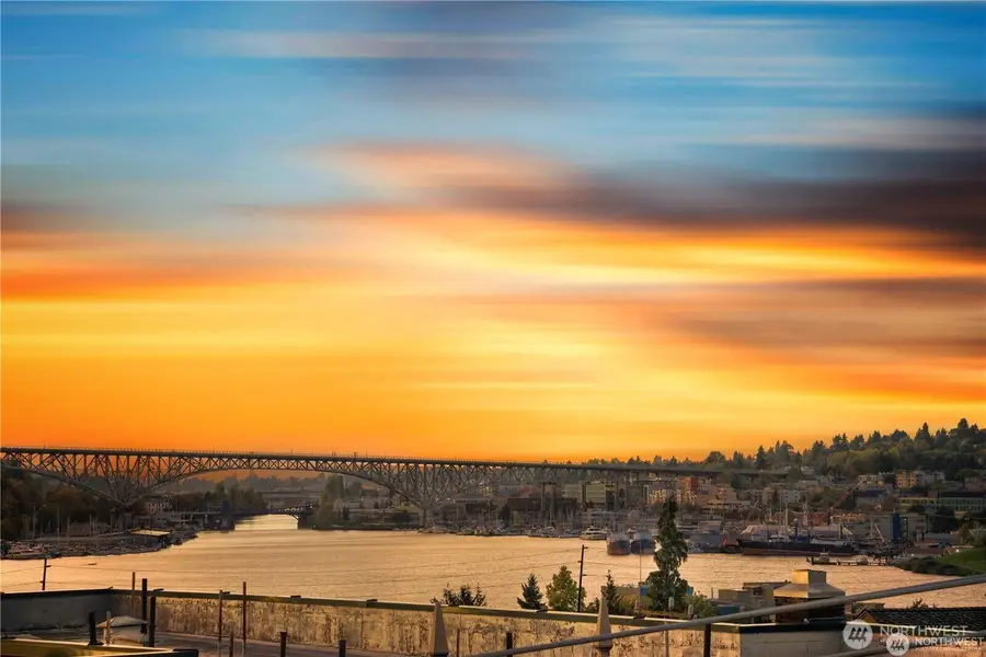 2020 Eastlake Avenue E, Seattle, WA 98102 - #2