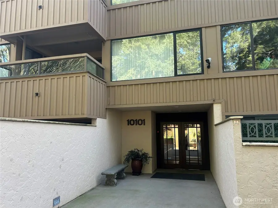 10101 SE 3rd Street #402, Bellevue, WA 98004 - #3