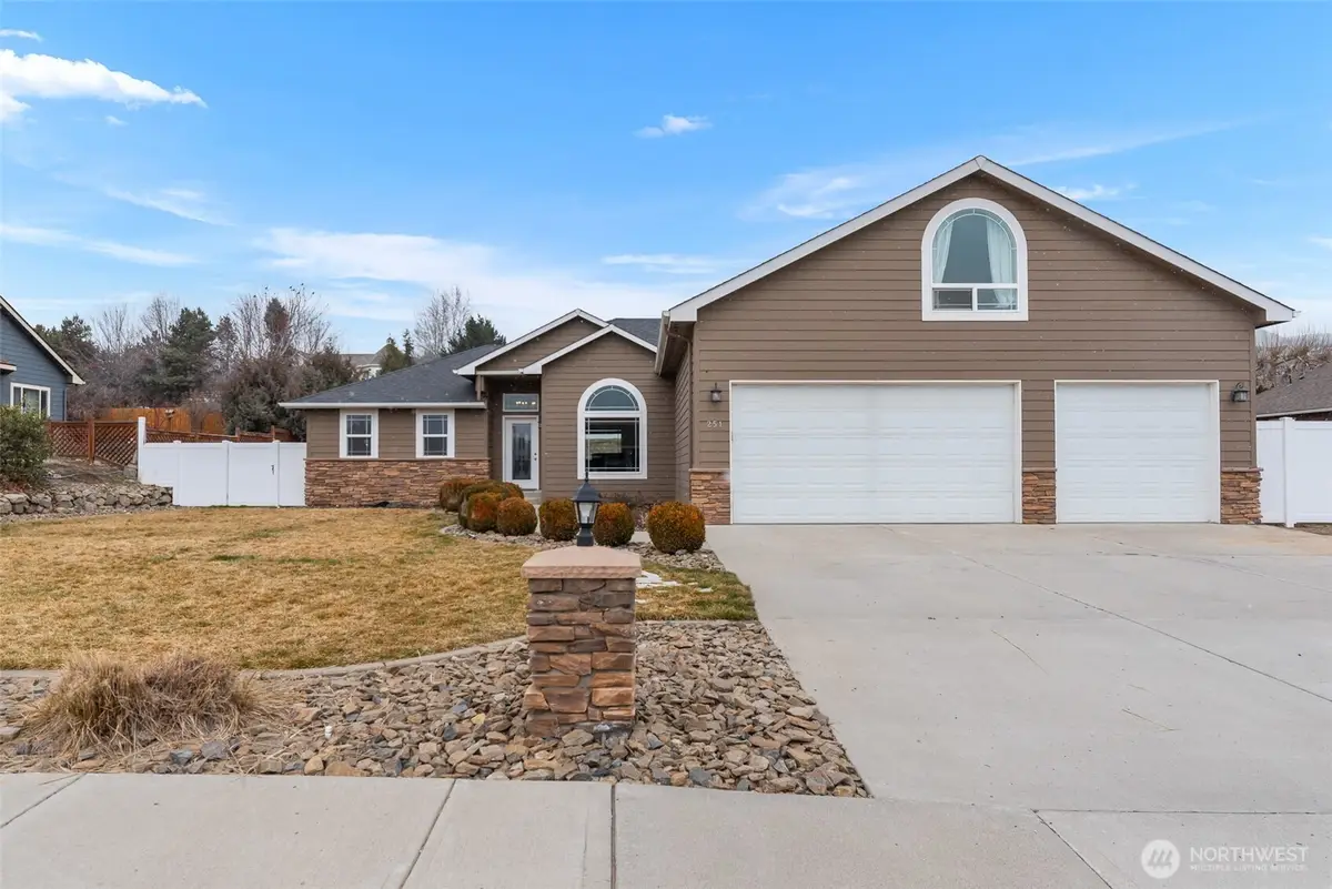251 Lilly Lane, Wenatchee, WA 98801 - #1