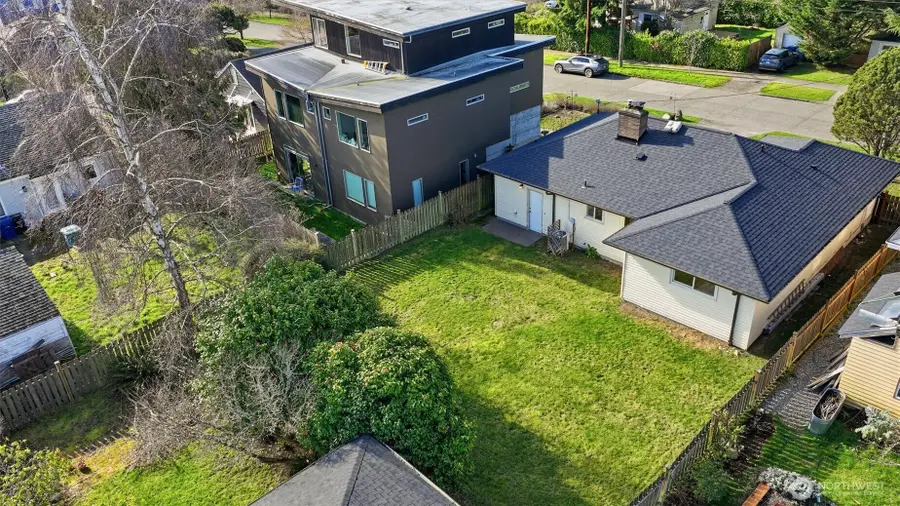 8106 39th Avenue Sw, Seattle, WA 98136 - #2