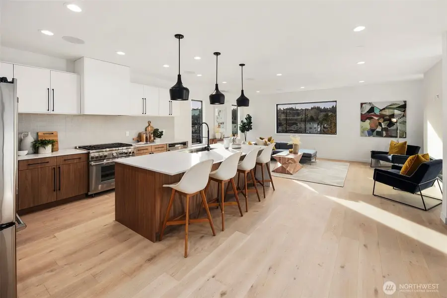 5252 23rd Avenue Sw, Seattle, WA 98106 - #3