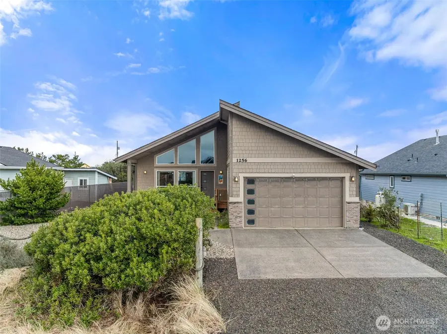 1256 Channel Avenue Sw, Ocean Shores, WA 98569 - #2