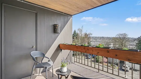 3601 24th Avenue W #306, Seattle, WA 98199