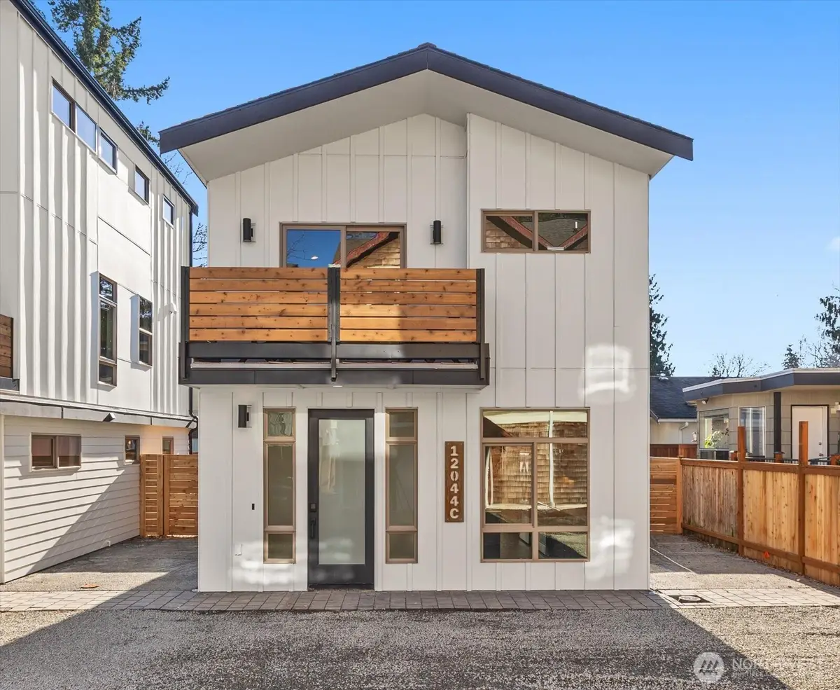 12044 Hiram Place Ne #C, Seattle, WA 98125 - #1
